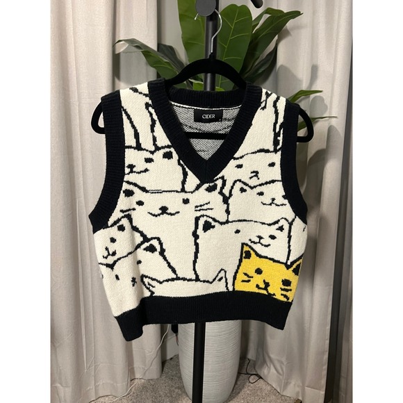 Cider Sweaters - Cider Women Black White Cat Print Sweater Vest V-Neck Sleeveless Knit Top Small